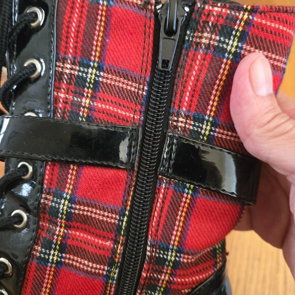 Wicked Plaid Goth Buckle Boots, Sz 6 - Picture 6 of 12
